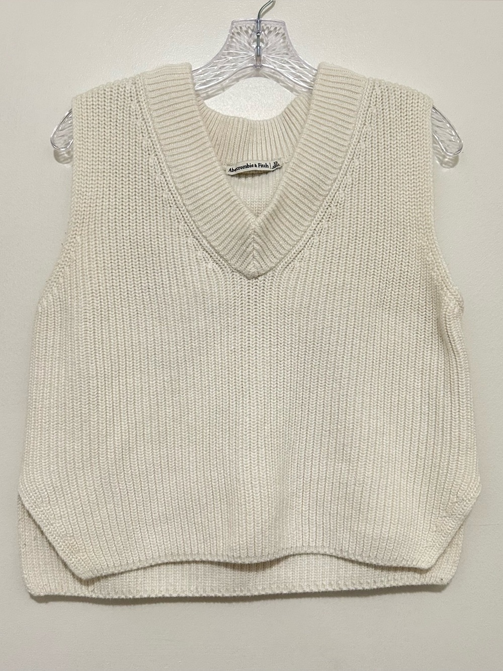 Abercrombie & Fitch Cream V-Neck Sweater Vest XS Cotton Blend Cable Ribbed Knit